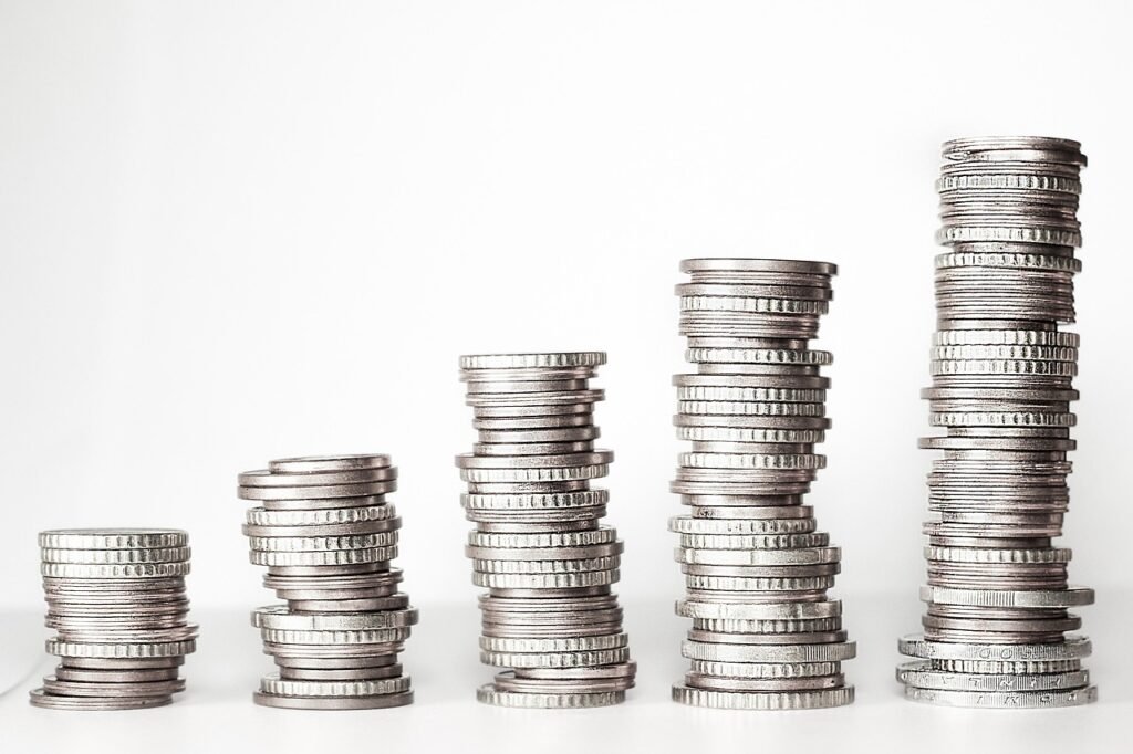 Interés compuesto money, coins, stack, stacked coins, loose change, growing money, money tower, euro, currency, cash, metal money, finance, silver, wealth, prosperity, concept, idea, money, money, money, money, money